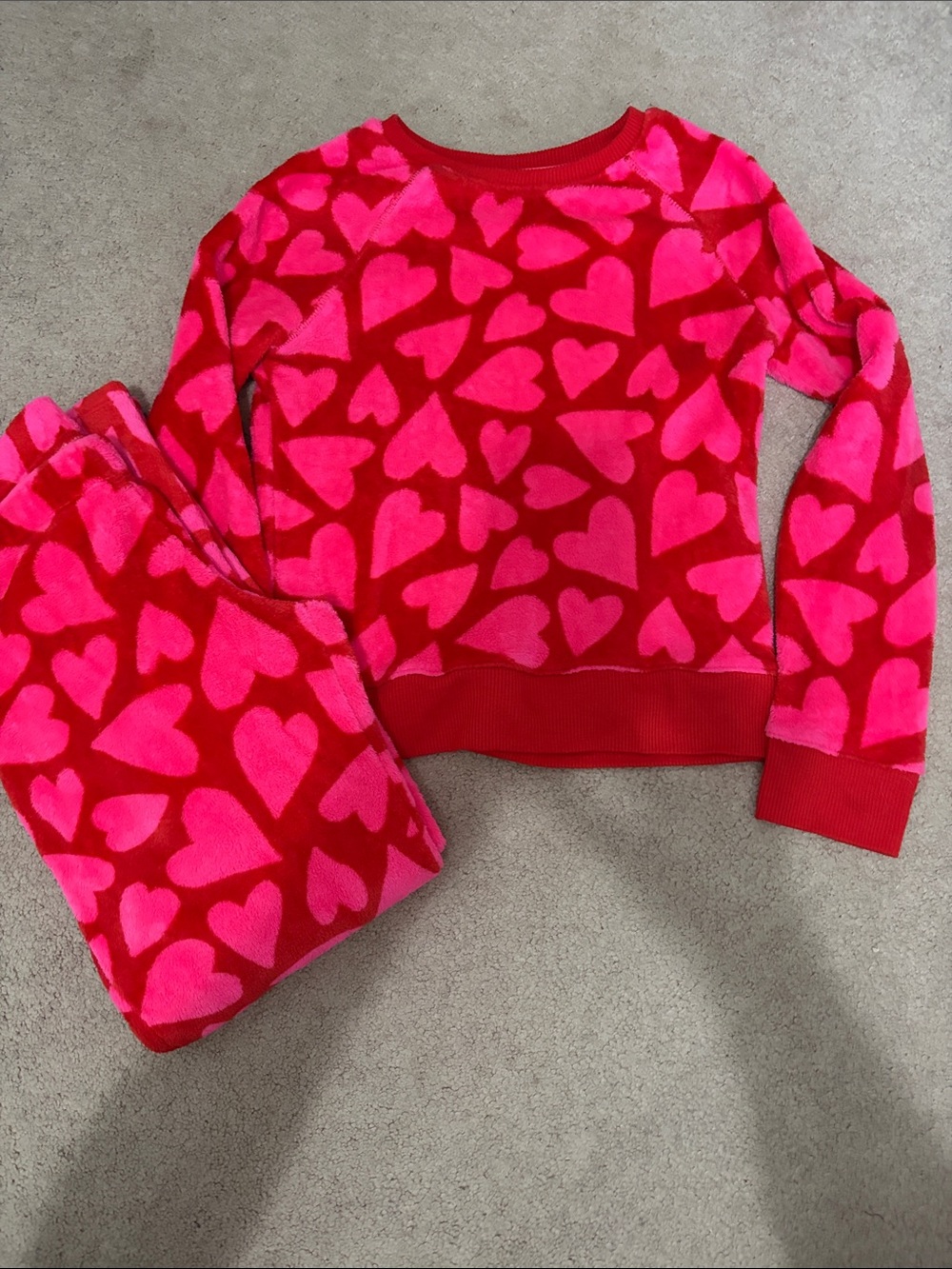 Super soft Girls 10/12 Cat & Jack Red and Hot Pink Heart-Print Kids Pajama Set